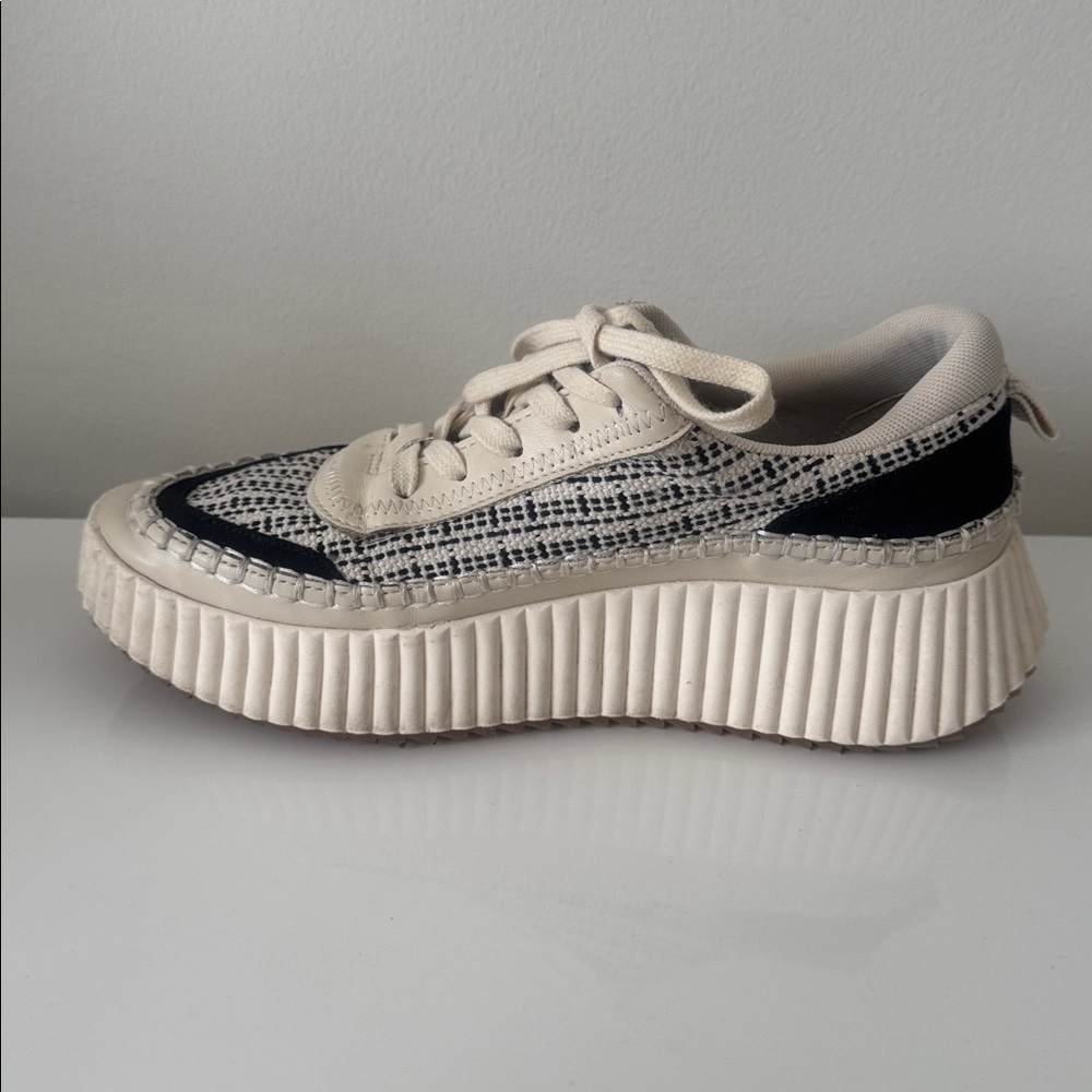 Dolce Vita Dolen Cream and Black Casual Shoes 7.5/8 - Picture 7 of 8